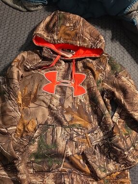 Under Armour Realtree Camo Hoodie with Pink Logo and Lining